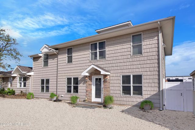 121 3rd Avenue, Seaside Heights, NJ 08751