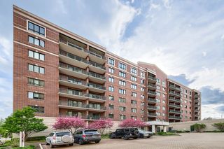 770 Pearson Street 2-505, Des Plaines, IL 60016