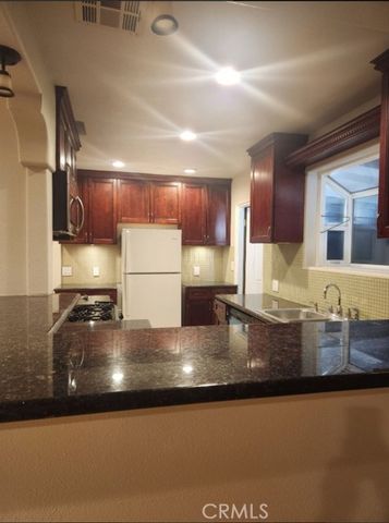 21057 Runnymede Street, Canoga Park (los Angeles), CA 91303