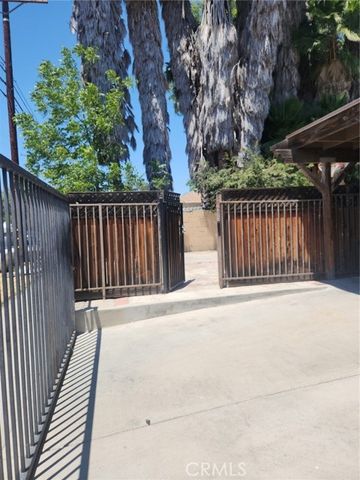 21057 Runnymede Street, Canoga Park (los Angeles), CA 91303