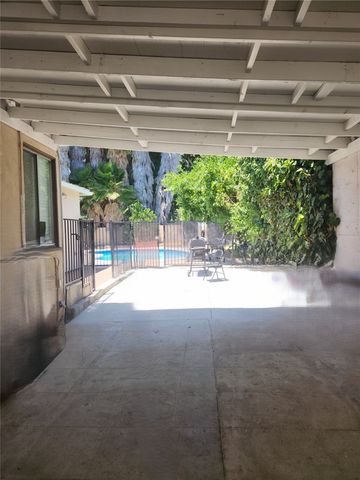 21057 Runnymede Street, Canoga Park (los Angeles), CA 91303