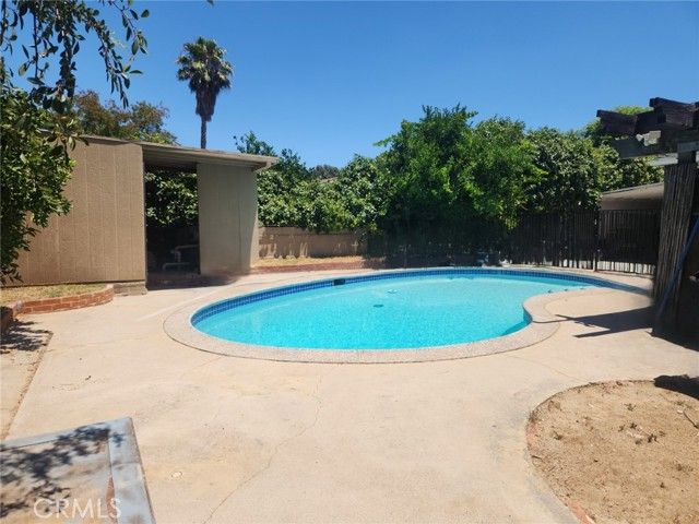 21057 Runnymede Street, Canoga Park (los Angeles), CA 91303