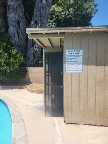 21057 Runnymede Street, Canoga Park (los Angeles), CA 91303