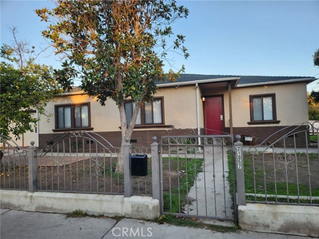 21057 Runnymede Street, Canoga Park (los Angeles), CA 91303