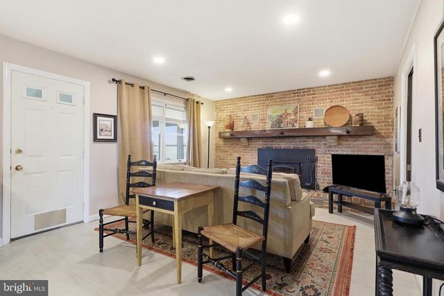 1739 PIONEER RD, Lancaster, PA 17602