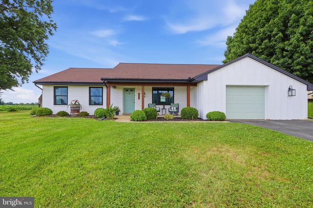 1739 PIONEER RD, Lancaster, PA 17602