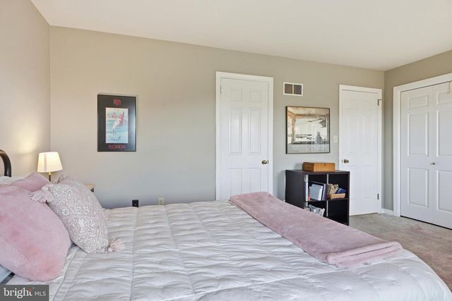 1739 PIONEER RD, Lancaster, PA 17602