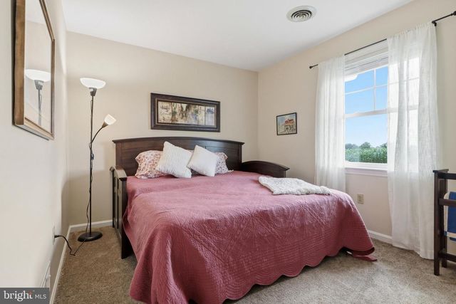 1739 PIONEER RD, Lancaster, PA 17602