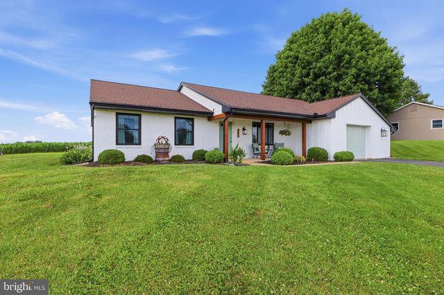 1739 PIONEER RD, Lancaster, PA 17602
