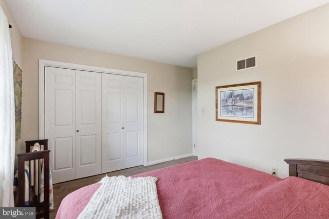 1739 PIONEER RD, Lancaster, PA 17602