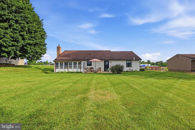 1739 PIONEER RD, Lancaster, PA 17602