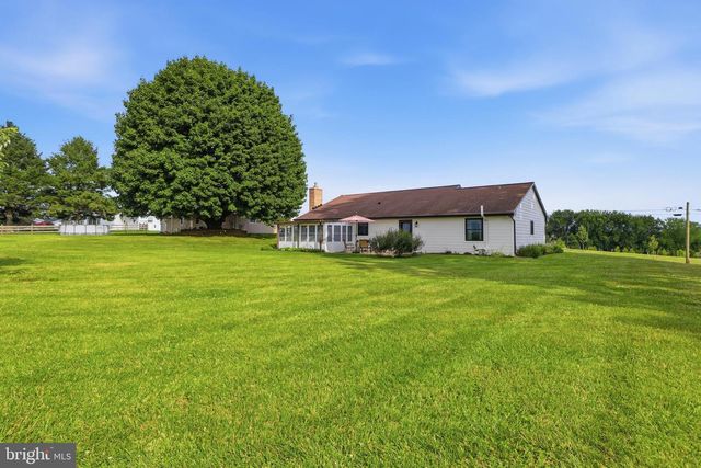 1739 PIONEER RD, Lancaster, PA 17602