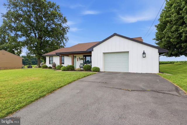 1739 PIONEER RD, Lancaster, PA 17602