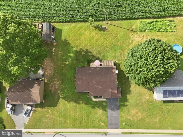1739 PIONEER RD, Lancaster, PA 17602