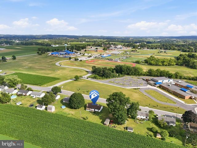 1739 PIONEER RD, Lancaster, PA 17602