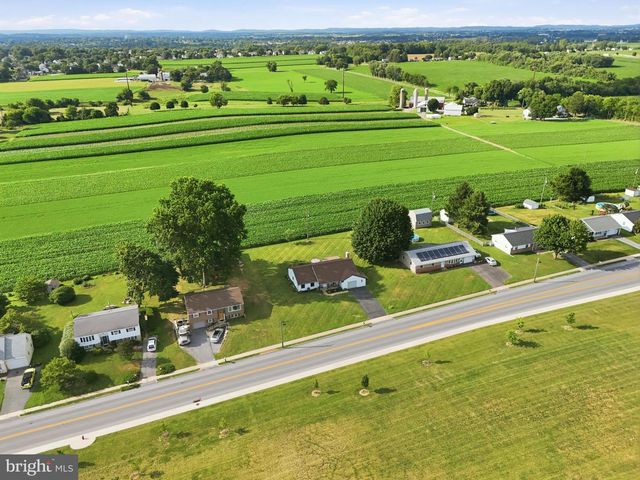 1739 PIONEER RD, Lancaster, PA 17602