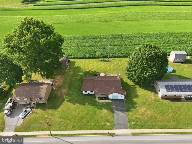 1739 PIONEER RD, Lancaster, PA 17602