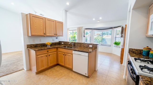 10229 E Gray Hawk Drive, Tucson, AZ 85730