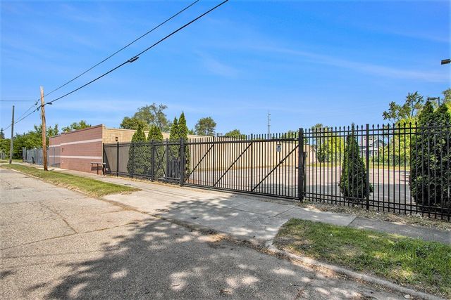 1206 E Crosstown Parkway, Kalamazoo, MI 49001