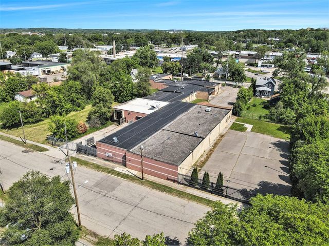 1206 E Crosstown Parkway, Kalamazoo, MI 49001