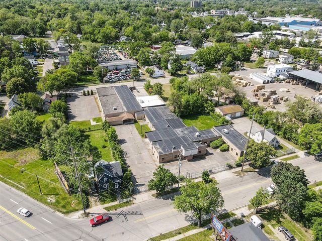 1206 E Crosstown Parkway, Kalamazoo, MI 49001