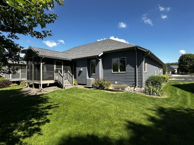 2401 Autumn Crest Road, Stoughton, WI 53589