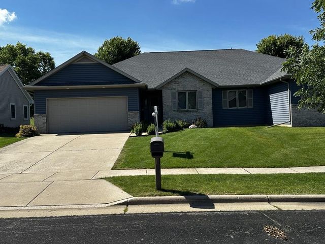 2401 Autumn Crest Road, Stoughton, WI 53589