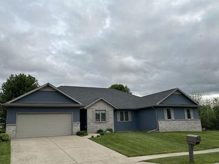 2401 Autumn Crest Road, Stoughton, WI 53589