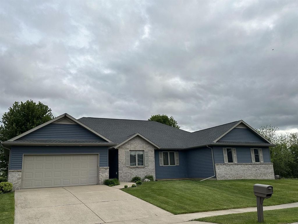 2401 Autumn Crest Road, Stoughton, WI 53589