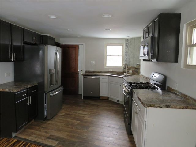 360 Olancha Ave, Brentwood, PA 15227