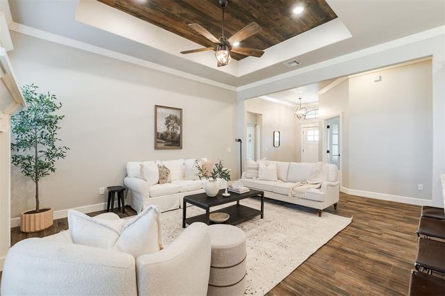 5521 Ledgestone Drive, Mustang, OK 73064