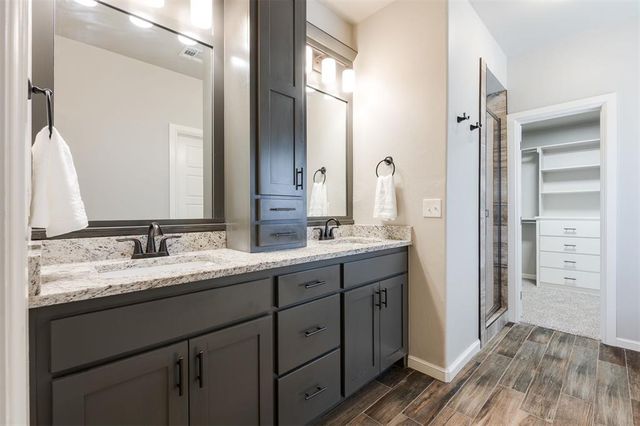 5521 Ledgestone Drive, Mustang, OK 73064