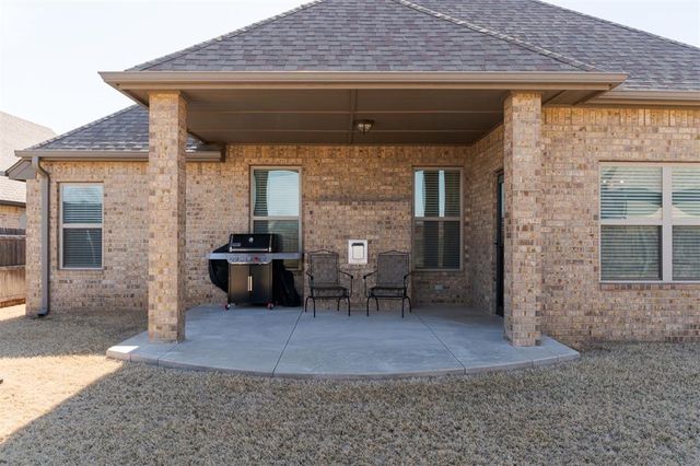 5521 Ledgestone Drive, Mustang, OK 73064
