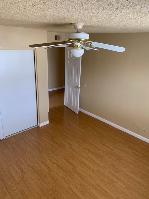Image 15 of property listing at 495 W Santa Ana Avenue # 4, Clovis, CA 93612