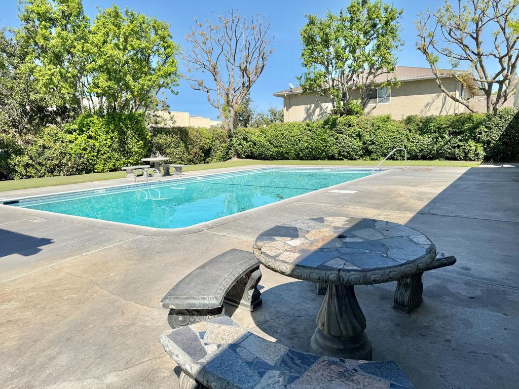 Image 24 of property listing at 495 W Santa Ana Avenue # 4, Clovis, CA 93612