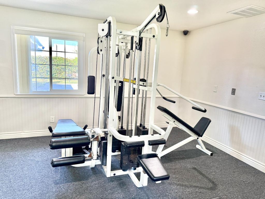 Image 27 of property listing at 495 W Santa Ana Avenue # 4, Clovis, CA 93612