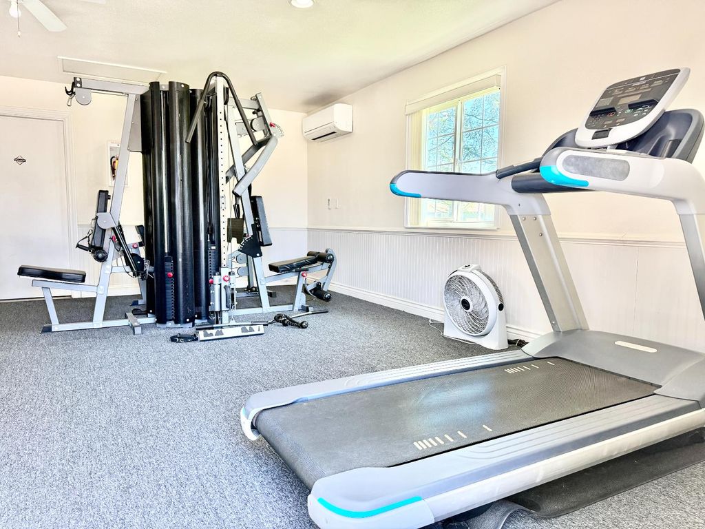 Image 29 of property listing at 495 W Santa Ana Avenue # 4, Clovis, CA 93612