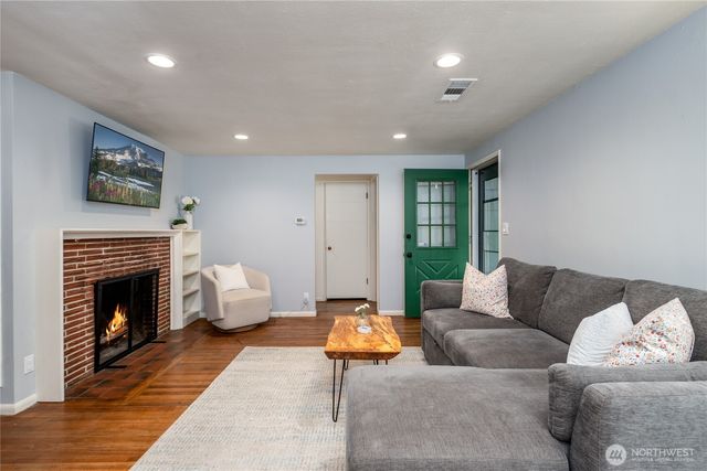 3418 NE 156th Street, Lake Forest Park, WA 98155