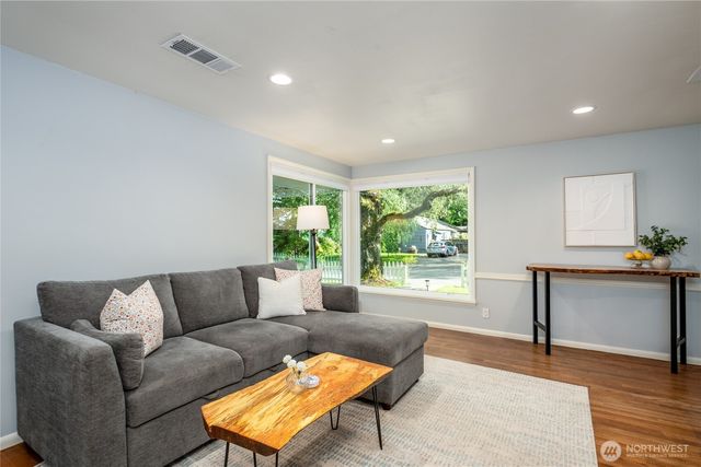 3418 NE 156th Street, Lake Forest Park, WA 98155