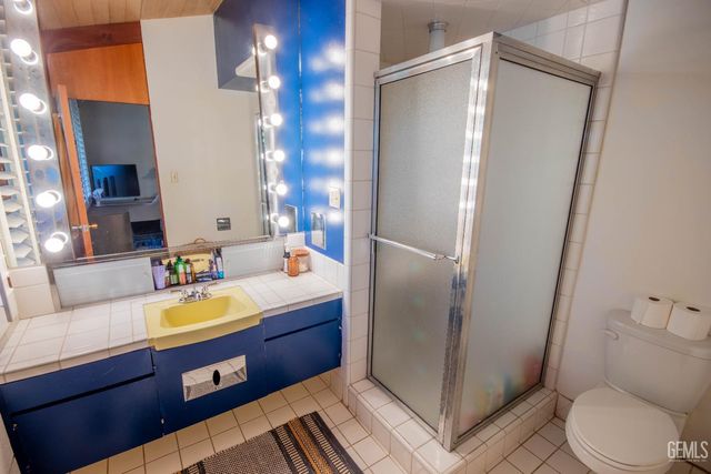 2221 Myrtle Street, Bakersfield, CA 93301