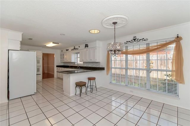 1200 Hillcrest Crossing E, Mobile, AL 36695