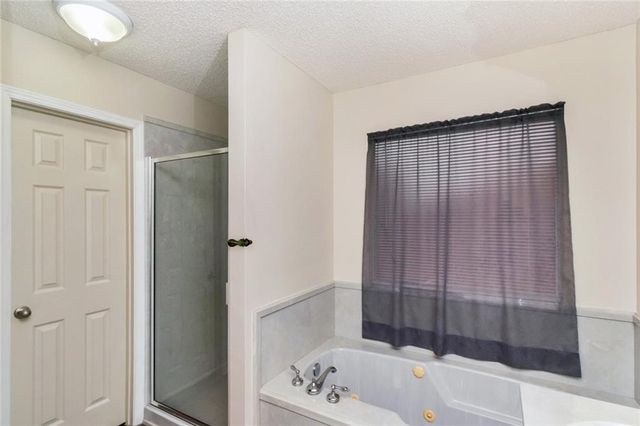 1200 Hillcrest Crossing E, Mobile, AL 36695