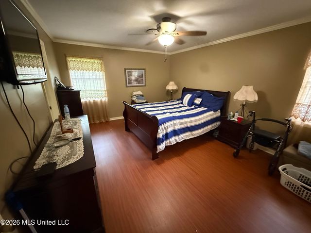 1842 Lake Trace Drive, Jackson, MS 39211