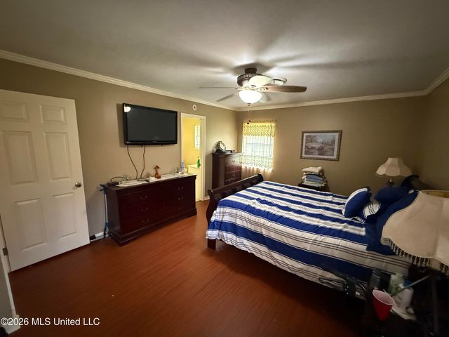 1842 Lake Trace Drive, Jackson, MS 39211