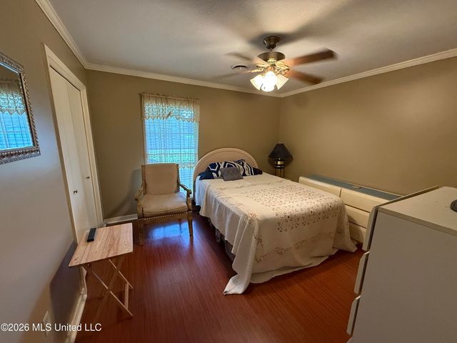 1842 Lake Trace Drive, Jackson, MS 39211