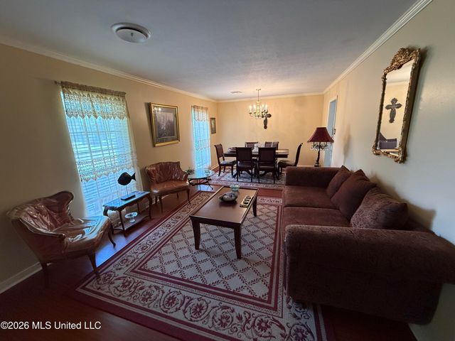1842 Lake Trace Drive, Jackson, MS 39211