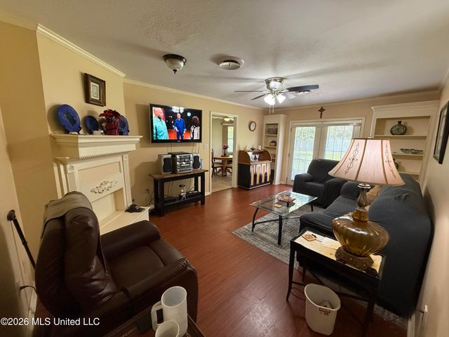 1842 Lake Trace Drive, Jackson, MS 39211
