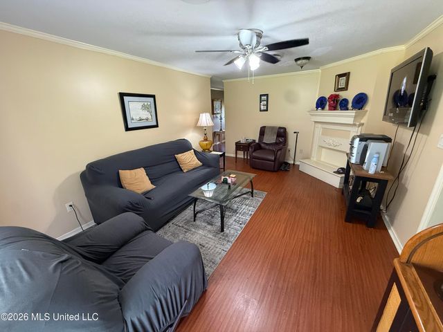 1842 Lake Trace Drive, Jackson, MS 39211
