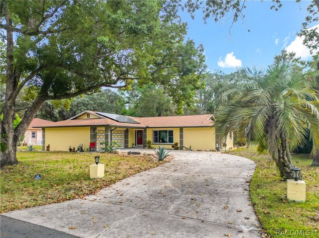 23 Sweetgum Court S, Homosassa, FL 34446