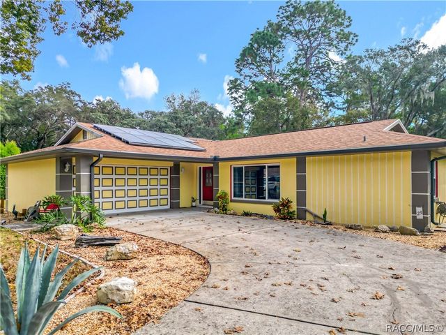 23 Sweetgum Court S, Homosassa, FL 34446